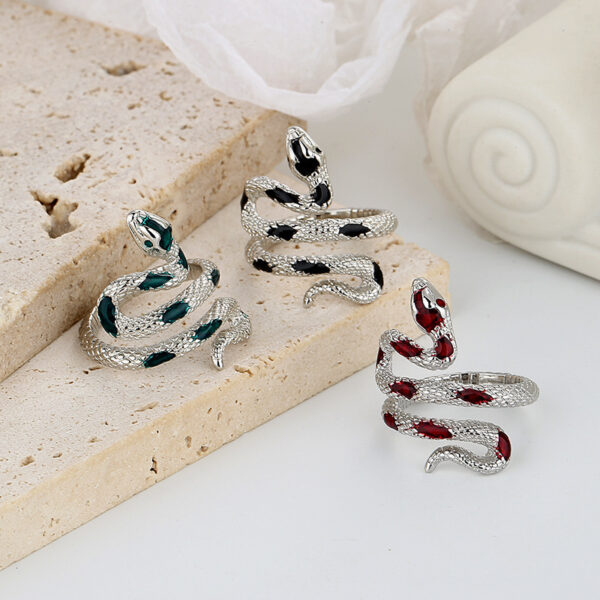 Snake shaped trendy & cool female ring