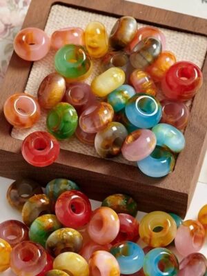 Cat’s eye resin beads11