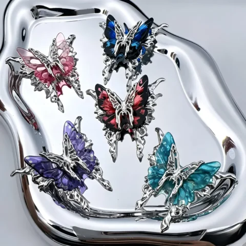 Symmetrical Hollowed-out Butterfly