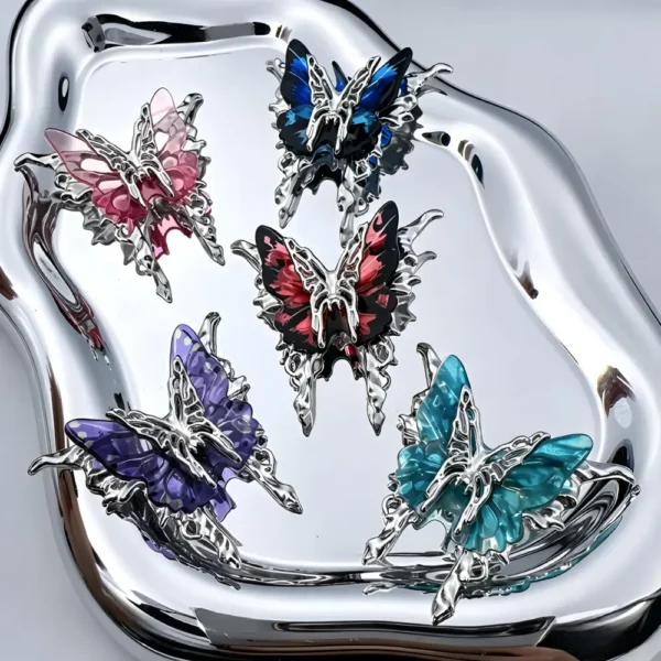 Symmetrical Hollowed-out Butterfly